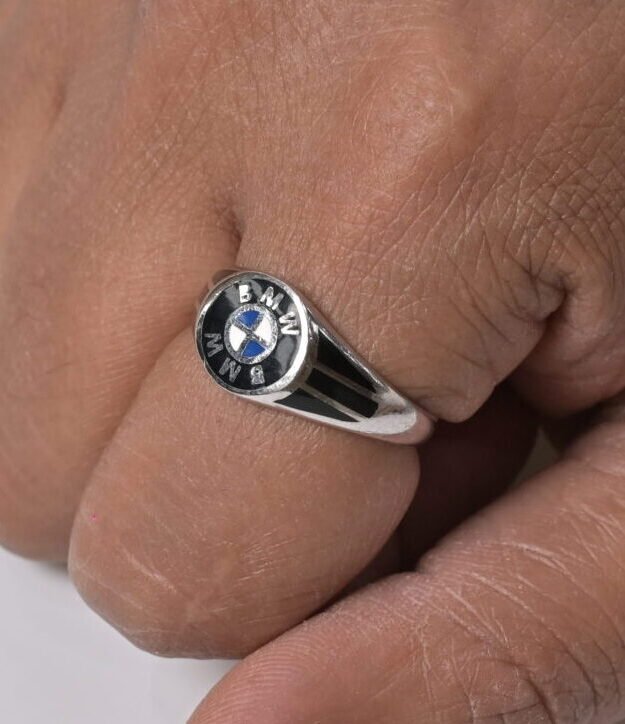 Executive Motif Men's Silver Ring