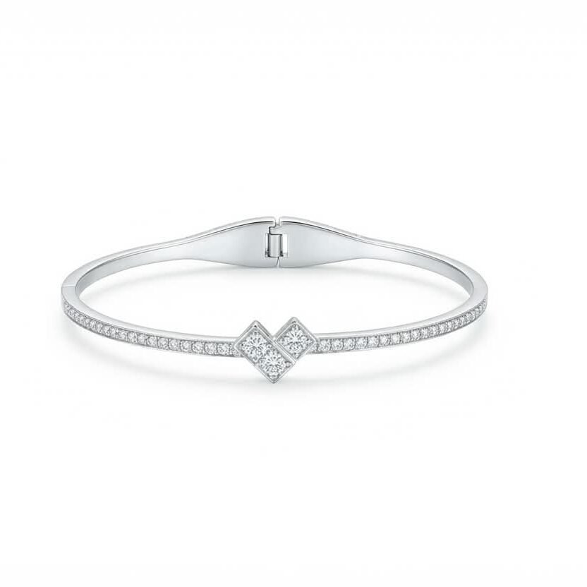 Sparkling Knot Silver Bracelet